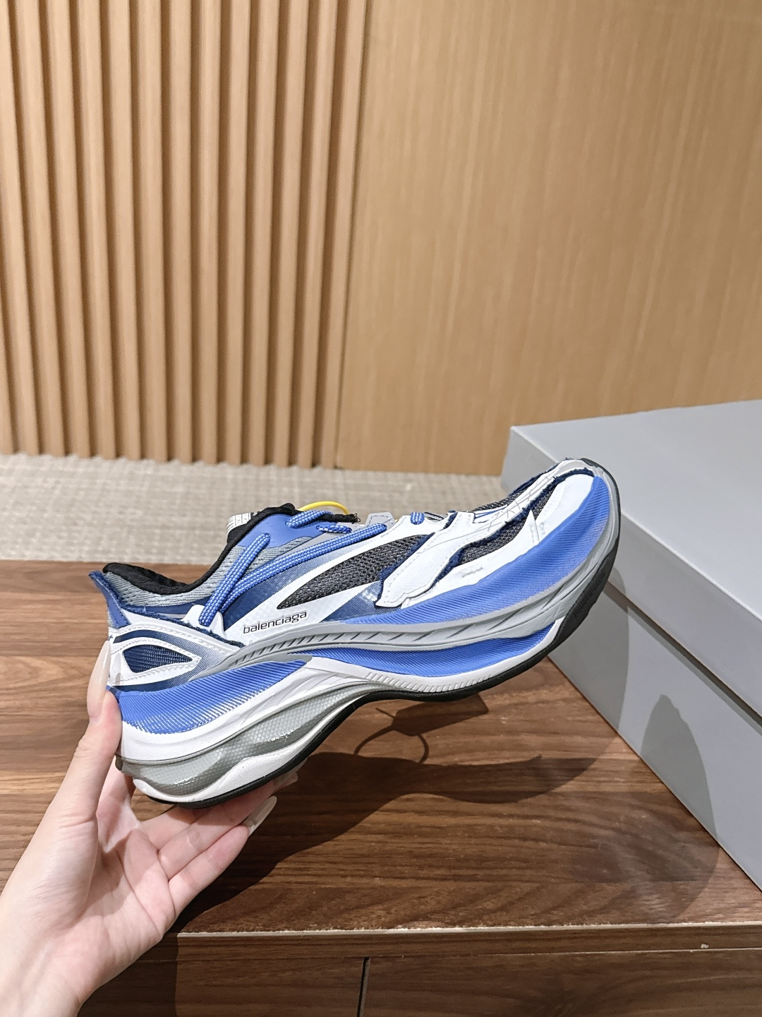 【顶级】Balenciaga JET#巴黎世家春夏最新款老爹鞋 运动鞋 采用标志性的解构主义设计 不规则剪裁 外露缝线与 【顶级】Balenciaga JET#巴黎世家春夏最新款老爹鞋 运动鞋 采用标志性的解构主义设计 不规则剪裁 外露缝线与