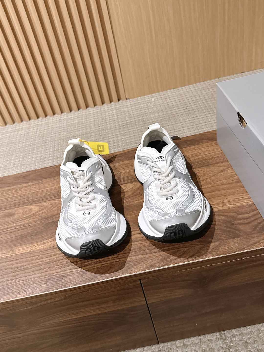 【顶级】 Balenciaga 巴黎世家 CIRCUIT 男士运动鞋12代半布面老爹鞋出货 延续潮流跑鞋做旧老爹鞋，鞋身