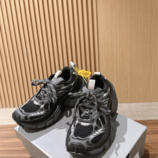 Balenciaga 10XL# 巴黎世家新款运动鞋强势出货 重工打造 所有配件均通过定做出产正品裁片 正确字体电绣 粗 Balenciaga 10XL# 巴黎世家新款运动鞋强势出货 重工打造 所有配件均通过定做出产正品裁片 正确字体电绣 粗