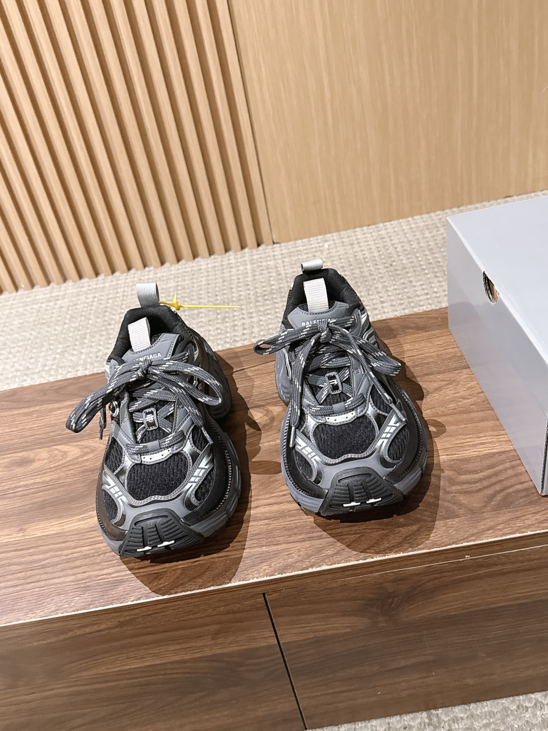 Balenciaga 10XL# 巴黎世家新款运动鞋强势出货 重工打造 所有配件均通过定做出产正品裁片 正确字体电绣 粗
