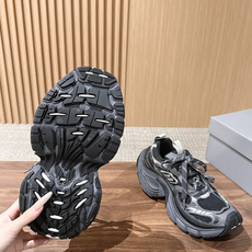 Balenciaga 10XL# 巴黎世家新款运动鞋强势出货 重工打造 所有配件均通过定做出产正品裁片 正确字体电绣 粗 Balenciaga 10XL# 巴黎世家新款运动鞋强势出货 重工打造 所有配件均通过定做出产正品裁片 正确字体电绣 粗