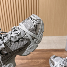 Balenciaga 巴黎世家九代最新爆款3XL Sneaker系列 情侣款 休闲 老爹鞋 运动鞋 整体鞋型汲取了Ba Balenciaga 巴黎世家九代最新爆款3XL Sneaker系列 情侣款 休闲 老爹鞋 运动鞋 整体鞋型汲取了Ba