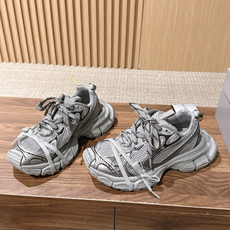 Balenciaga 巴黎世家九代最新爆款3XL Sneaker系列 情侣款 休闲 老爹鞋 运动鞋 整体鞋型汲取了Ba Balenciaga 巴黎世家九代最新爆款3XL Sneaker系列 情侣款 休闲 老爹鞋 运动鞋 整体鞋型汲取了Ba