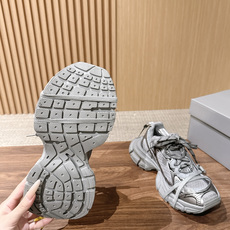 Balenciaga 巴黎世家九代最新爆款3XL Sneaker系列 情侣款 休闲 老爹鞋 运动鞋 整体鞋型汲取了Ba Balenciaga 巴黎世家九代最新爆款3XL Sneaker系列 情侣款 休闲 老爹鞋 运动鞋 整体鞋型汲取了Ba