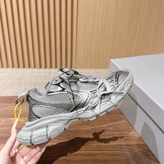Balenciaga 巴黎世家九代最新爆款3XL Sneaker系列 情侣款 休闲 老爹鞋 运动鞋 整体鞋型汲取了Ba Balenciaga 巴黎世家九代最新爆款3XL Sneaker系列 情侣款 休闲 老爹鞋 运动鞋 整体鞋型汲取了Ba