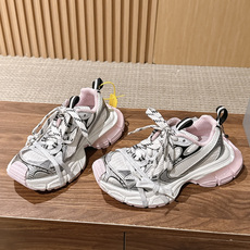 Balenciaga 巴黎世家九代最新爆款3XL Sneaker系列 情侣款 休闲 老爹鞋 运动鞋 整体鞋型汲取了Ba Balenciaga 巴黎世家九代最新爆款3XL Sneaker系列 情侣款 休闲 老爹鞋 运动鞋 整体鞋型汲取了Ba