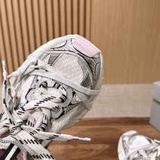 Balenciaga 巴黎世家九代最新爆款3XL Sneaker系列 情侣款 休闲 老爹鞋 运动鞋 整体鞋型汲取了Ba Balenciaga 巴黎世家九代最新爆款3XL Sneaker系列 情侣款 休闲 老爹鞋 运动鞋 整体鞋型汲取了Ba