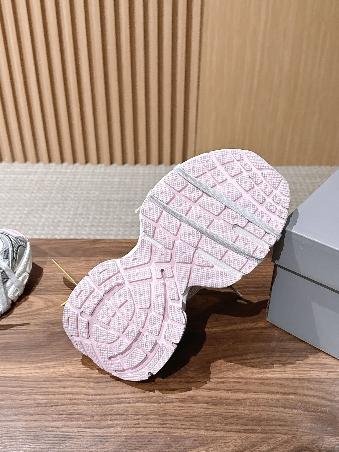 Balenciaga 巴黎世家九代最新爆款3XL Sneaker系列 情侣款 休闲 老爹鞋 运动鞋 整体鞋型汲取了Ba Balenciaga 巴黎世家九代最新爆款3XL Sneaker系列 情侣款 休闲 老爹鞋 运动鞋 整体鞋型汲取了Ba