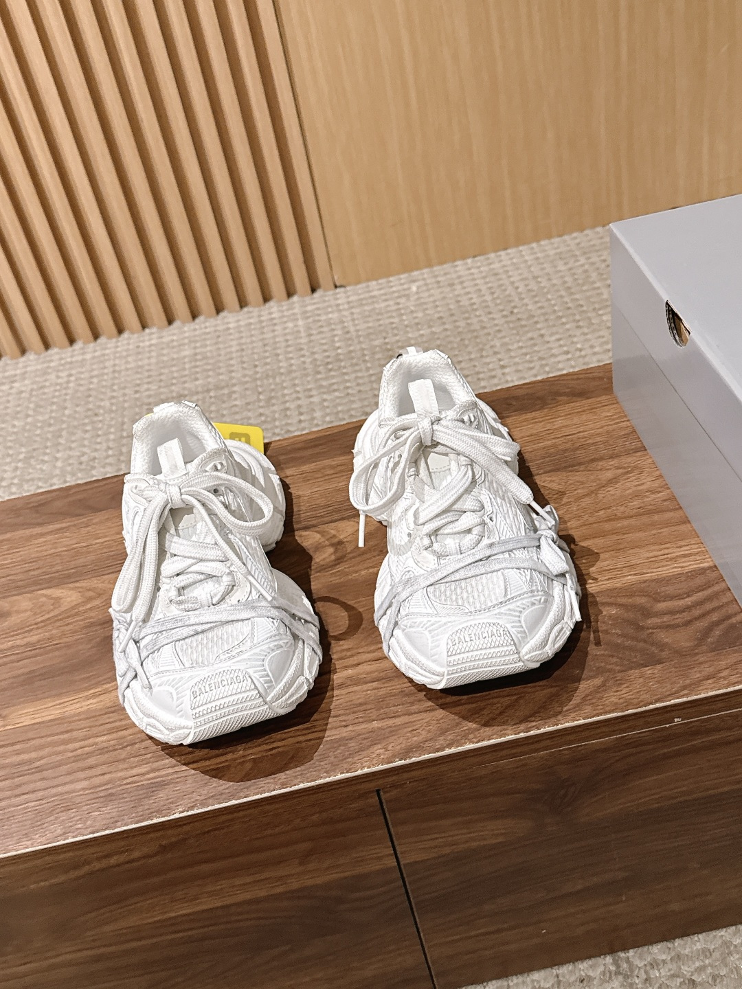 Balenciaga 巴黎世家九代最新爆款3XL Sneaker系列 情侣款 休闲 老爹鞋 运动鞋  整体鞋型汲取了Ba