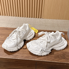 Balenciaga 巴黎世家九代最新爆款3XL Sneaker系列 情侣款 休闲 老爹鞋 运动鞋 整体鞋型汲取了Ba Balenciaga 巴黎世家九代最新爆款3XL Sneaker系列 情侣款 休闲 老爹鞋 运动鞋 整体鞋型汲取了Ba