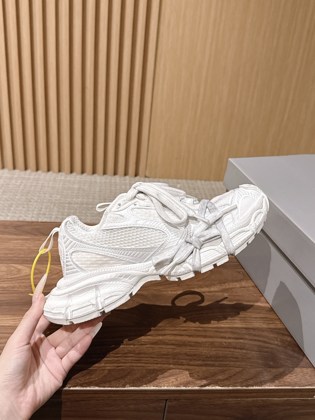 Balenciaga 巴黎世家九代最新爆款3XL Sneaker系列 情侣款 休闲 老爹鞋 运动鞋 整体鞋型汲取了Ba Balenciaga 巴黎世家九代最新爆款3XL Sneaker系列 情侣款 休闲 老爹鞋 运动鞋 整体鞋型汲取了Ba