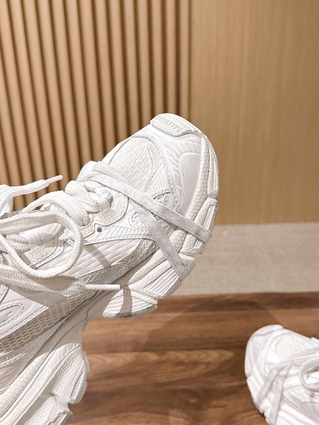 Balenciaga 巴黎世家九代最新爆款3XL Sneaker系列 情侣款 休闲 老爹鞋 运动鞋 整体鞋型汲取了Ba Balenciaga 巴黎世家九代最新爆款3XL Sneaker系列 情侣款 休闲 老爹鞋 运动鞋 整体鞋型汲取了Ba