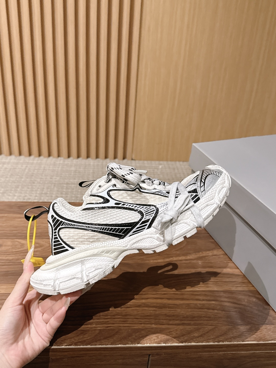 Balenciaga 巴黎世家九代最新爆款3XL Sneaker系列 情侣款 休闲 老爹鞋 运动鞋 整体鞋型汲取了Ba Balenciaga 巴黎世家九代最新爆款3XL Sneaker系列 情侣款 休闲 老爹鞋 运动鞋 整体鞋型汲取了Ba