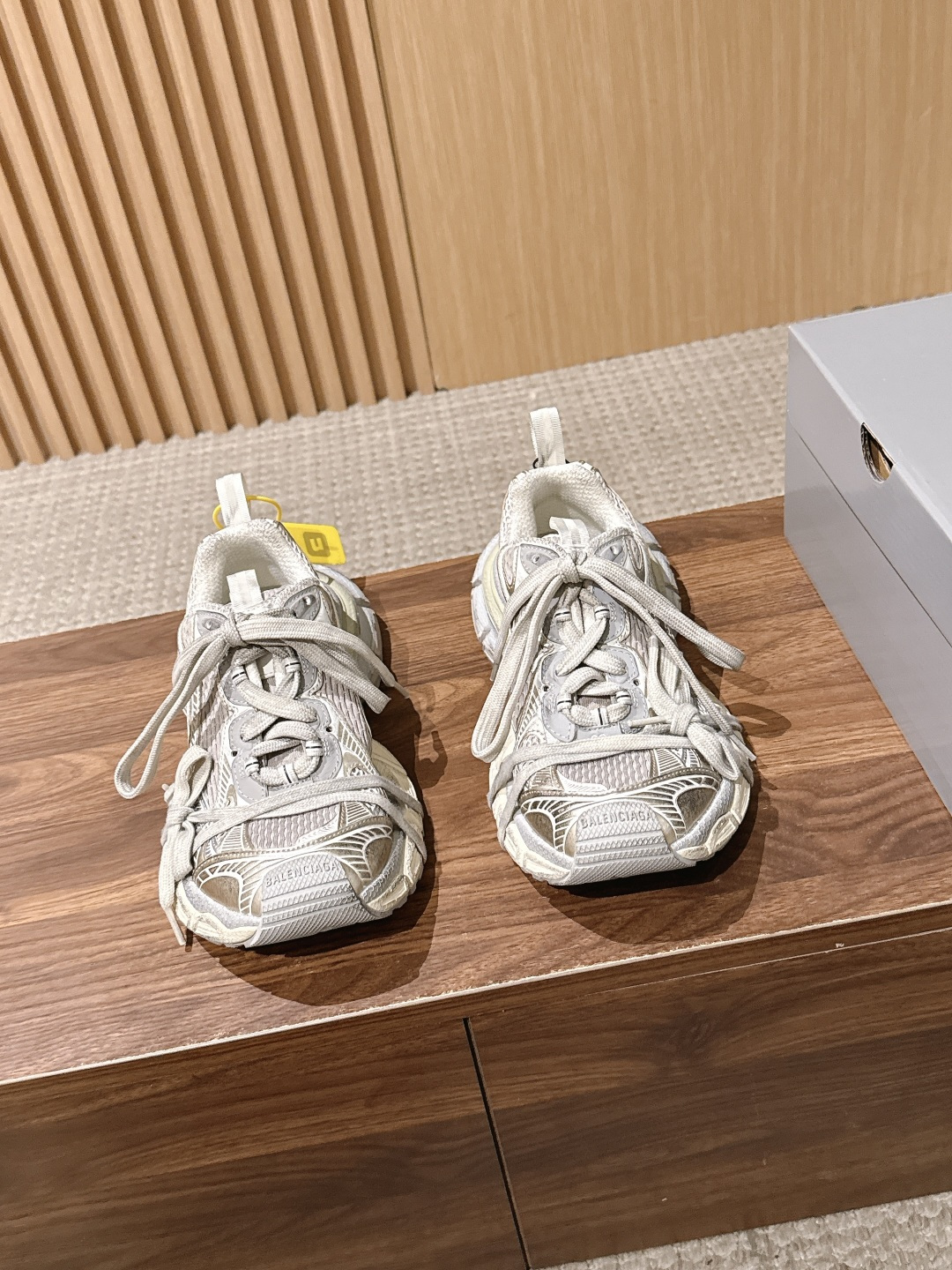 Balenciaga 巴黎世家九代最新爆款3XL Sneaker系列 情侣款 休闲 老爹鞋 运动鞋  整体鞋型汲取了Ba
