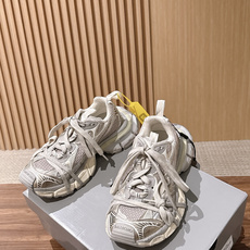 Balenciaga 巴黎世家九代最新爆款3XL Sneaker系列 情侣款 休闲 老爹鞋 运动鞋 整体鞋型汲取了Ba Balenciaga 巴黎世家九代最新爆款3XL Sneaker系列 情侣款 休闲 老爹鞋 运动鞋 整体鞋型汲取了Ba