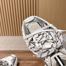 Balenciaga 巴黎世家九代最新爆款3XL Sneaker系列 情侣款 休闲 老爹鞋 运动鞋 整体鞋型汲取了Ba Balenciaga 巴黎世家九代最新爆款3XL Sneaker系列 情侣款 休闲 老爹鞋 运动鞋 整体鞋型汲取了Ba
