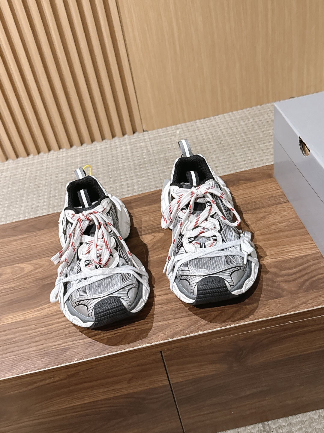 Balenciaga 巴黎世家九代最新爆款3XL Sneaker系列 情侣款 休闲 老爹鞋 运动鞋  整体鞋型汲取了Ba