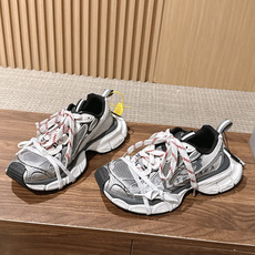 Balenciaga 巴黎世家九代最新爆款3XL Sneaker系列 情侣款 休闲 老爹鞋 运动鞋 整体鞋型汲取了Ba Balenciaga 巴黎世家九代最新爆款3XL Sneaker系列 情侣款 休闲 老爹鞋 运动鞋 整体鞋型汲取了Ba
