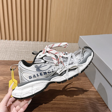 Balenciaga 巴黎世家九代最新爆款3XL Sneaker系列 情侣款 休闲 老爹鞋 运动鞋 整体鞋型汲取了Ba Balenciaga 巴黎世家九代最新爆款3XL Sneaker系列 情侣款 休闲 老爹鞋 运动鞋 整体鞋型汲取了Ba