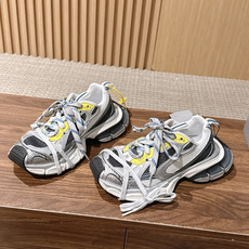Balenciaga 巴黎世家九代最新爆款3XL Sneaker系列 情侣款 休闲 老爹鞋 运动鞋 整体鞋型汲取了Ba Balenciaga 巴黎世家九代最新爆款3XL Sneaker系列 情侣款 休闲 老爹鞋 运动鞋 整体鞋型汲取了Ba