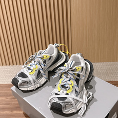 Balenciaga 巴黎世家九代最新爆款3XL Sneaker系列 情侣款 休闲 老爹鞋 运动鞋 整体鞋型汲取了Ba Balenciaga 巴黎世家九代最新爆款3XL Sneaker系列 情侣款 休闲 老爹鞋 运动鞋 整体鞋型汲取了Ba
