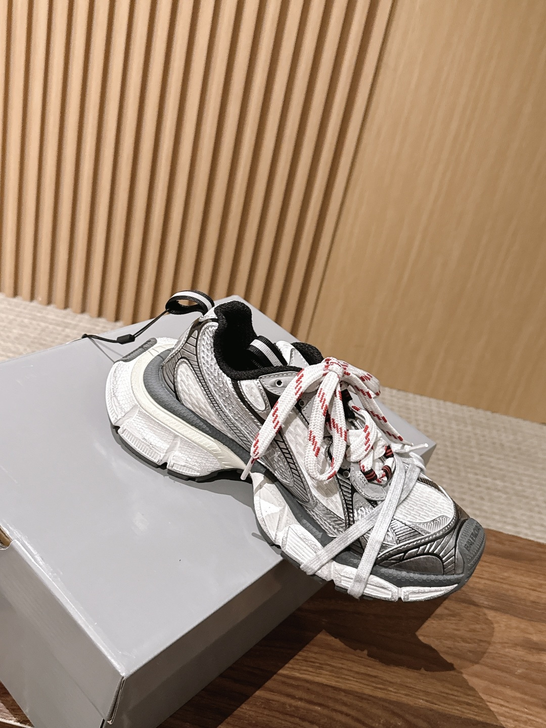 Balenciaga 巴黎世家九代最新爆款3XL Sneaker系列 情侣款 休闲 老爹鞋 运动鞋  整体鞋型汲取了Ba