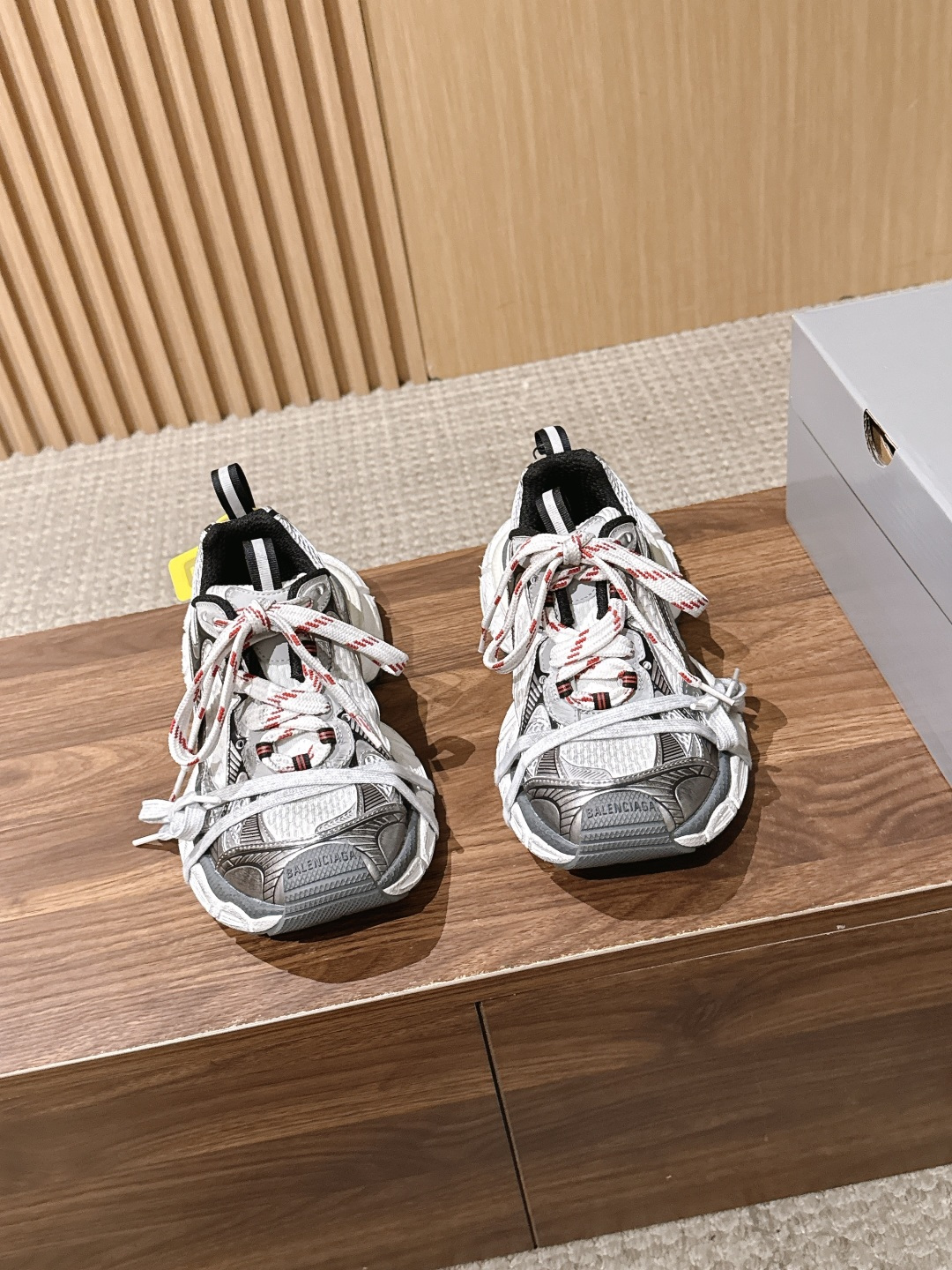 Balenciaga 巴黎世家九代最新爆款3XL Sneaker系列 情侣款 休闲 老爹鞋 运动鞋  整体鞋型汲取了Ba