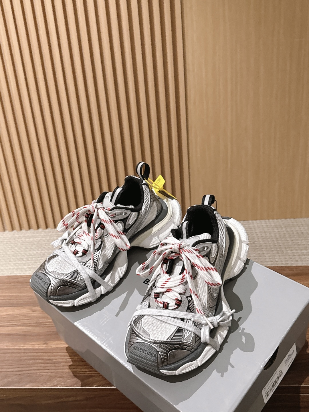 Balenciaga 巴黎世家九代最新爆款3XL Sneaker系列 情侣款 休闲 老爹鞋 运动鞋  整体鞋型汲取了Ba