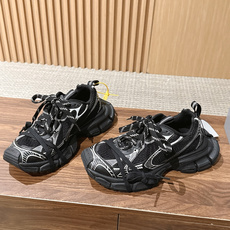 Balenciaga 巴黎世家九代最新爆款3XL Sneaker系列 情侣款 休闲 老爹鞋 运动鞋 整体鞋型汲取了Ba Balenciaga 巴黎世家九代最新爆款3XL Sneaker系列 情侣款 休闲 老爹鞋 运动鞋 整体鞋型汲取了Ba