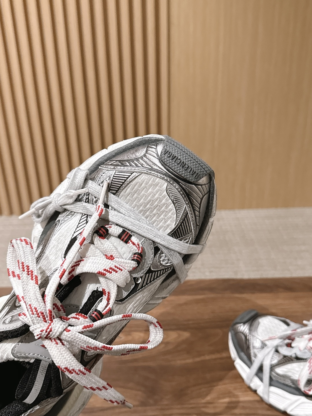 Balenciaga 巴黎世家九代最新爆款3XL Sneaker系列 情侣款 休闲 老爹鞋 运动鞋  整体鞋型汲取了Ba