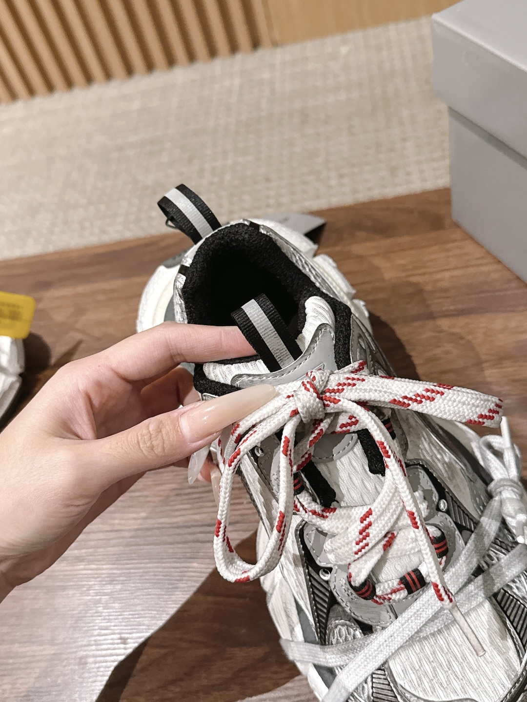Balenciaga 巴黎世家九代最新爆款3XL Sneaker系列 情侣款 休闲 老爹鞋 运动鞋  整体鞋型汲取了Ba