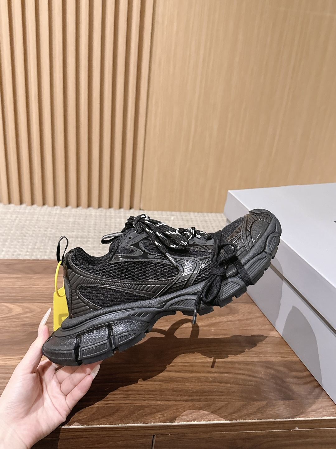Balenciaga 巴黎世家九代最新爆款3XL Sneaker系列 情侣款 休闲 老爹鞋 运动鞋 整体鞋型汲取了Ba Balenciaga 巴黎世家九代最新爆款3XL Sneaker系列 情侣款 休闲 老爹鞋 运动鞋 整体鞋型汲取了Ba