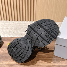 Balenciaga 巴黎世家九代最新爆款3XL Sneaker系列 情侣款 休闲 老爹鞋 运动鞋 整体鞋型汲取了Ba Balenciaga 巴黎世家九代最新爆款3XL Sneaker系列 情侣款 休闲 老爹鞋 运动鞋 整体鞋型汲取了Ba