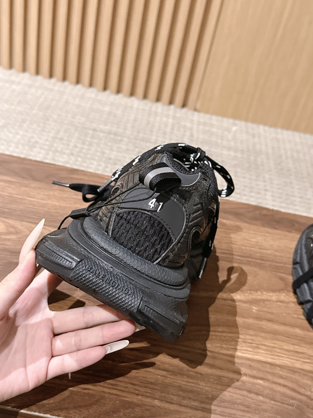 Balenciaga 巴黎世家九代最新爆款3XL Sneaker系列 情侣款 休闲 老爹鞋 运动鞋 整体鞋型汲取了Ba Balenciaga 巴黎世家九代最新爆款3XL Sneaker系列 情侣款 休闲 老爹鞋 运动鞋 整体鞋型汲取了Ba