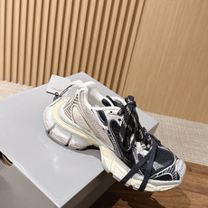 Balenciaga 巴黎世家九代最新爆款3XL Sneaker系列 情侣款 休闲 老爹鞋 运动鞋 整体鞋型汲取了Ba Balenciaga 巴黎世家九代最新爆款3XL Sneaker系列 情侣款 休闲 老爹鞋 运动鞋 整体鞋型汲取了Ba