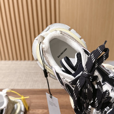 Balenciaga 巴黎世家九代最新爆款3XL Sneaker系列 情侣款 休闲 老爹鞋 运动鞋 整体鞋型汲取了Ba Balenciaga 巴黎世家九代最新爆款3XL Sneaker系列 情侣款 休闲 老爹鞋 运动鞋 整体鞋型汲取了Ba
