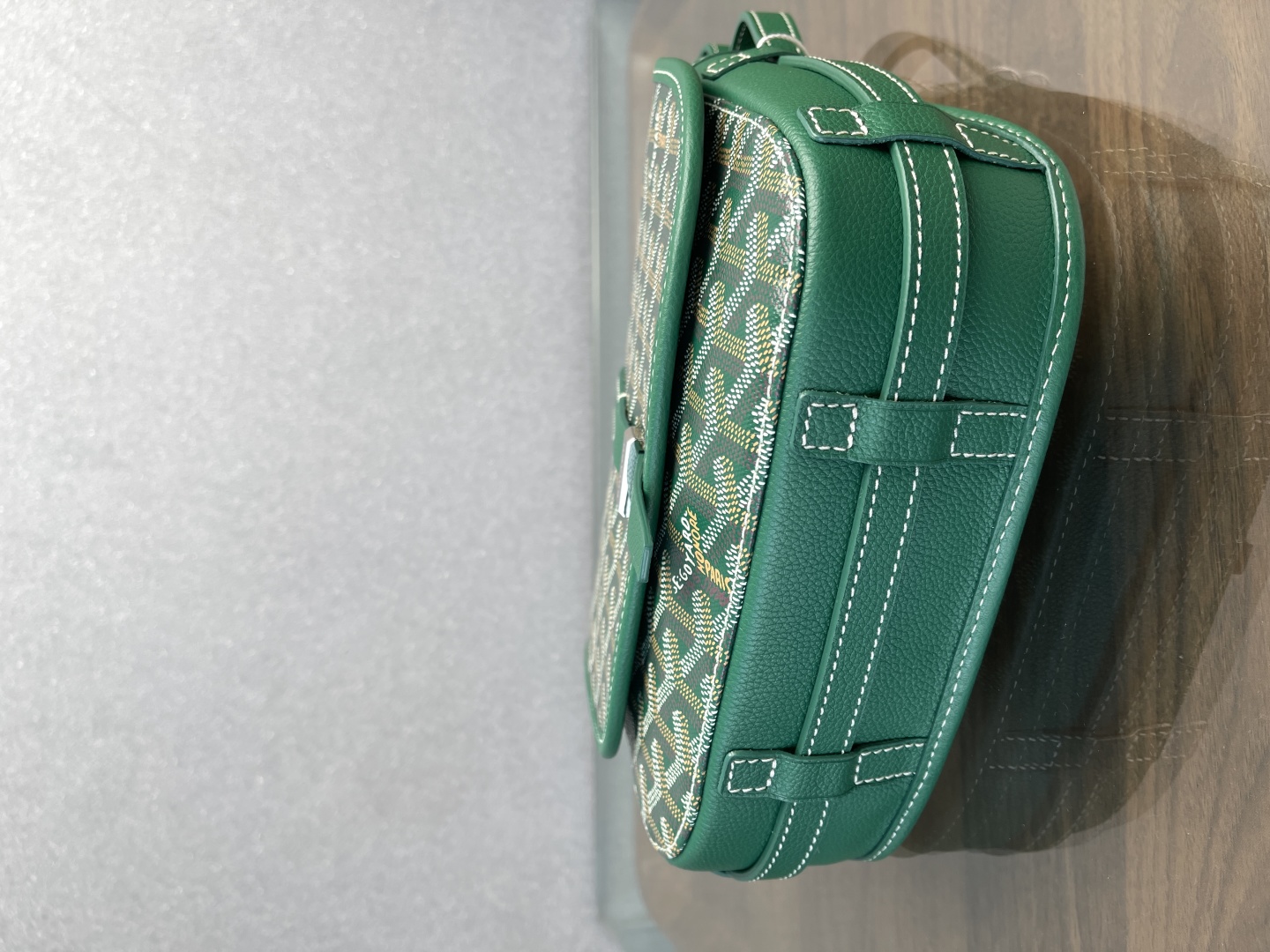 💰580 Goyard 马鞍包/邮差包 第二代版本
四色现货
黑/灰/棕/绿
尺寸：21x17x7cm
顶尖好货，好品质一如往昔。