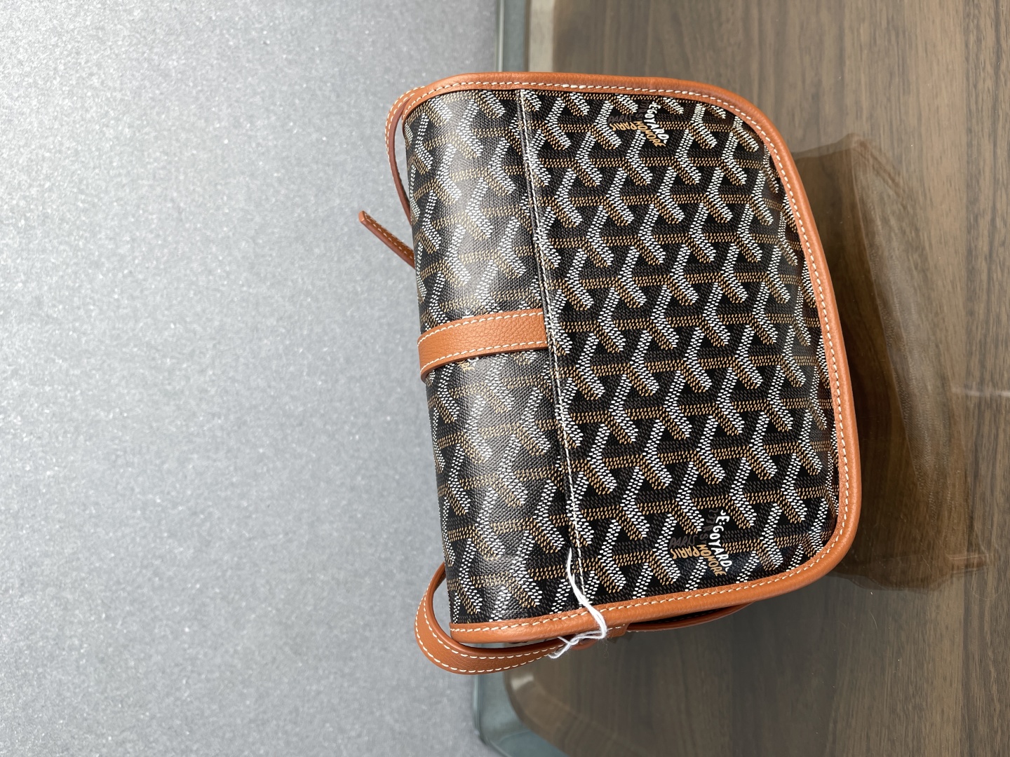 💰580 Goyard 马鞍包/邮差包 第二代版本
四色现货
黑/灰/棕/绿
尺寸：21x17x7cm
顶尖好货，好品质一如往昔。