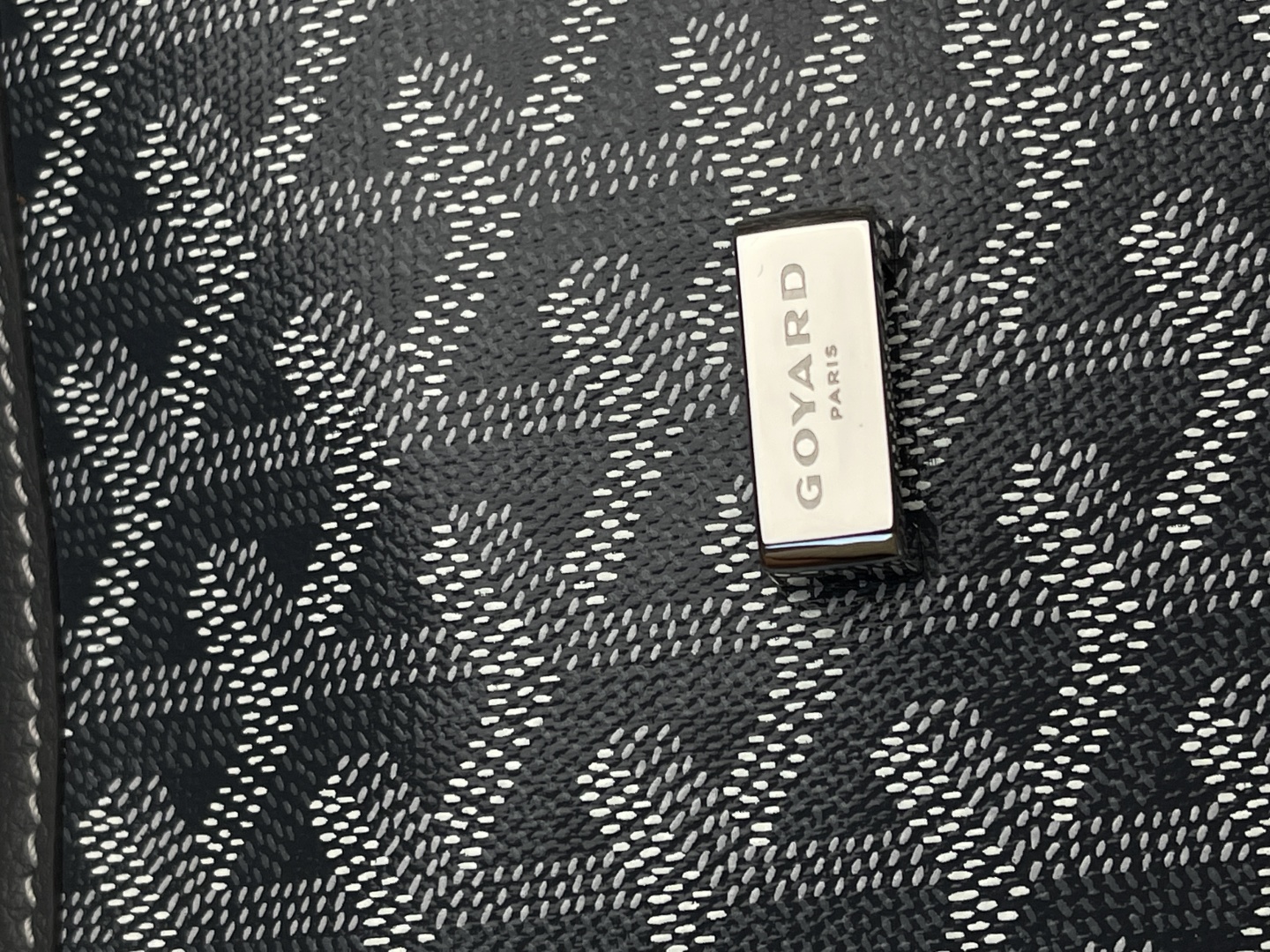 💰580 Goyard 马鞍包/邮差包 第二代版本
四色现货
黑/灰/棕/绿
尺寸：21x17x7cm
顶尖好货，好品质一如往昔。