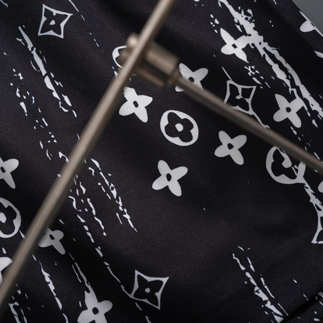 Louis Vuitton 路易Lv 最新款男士潮牌沙滩裤，料子细腻光，快 高清面料印花，手感极佳 M~XXXL