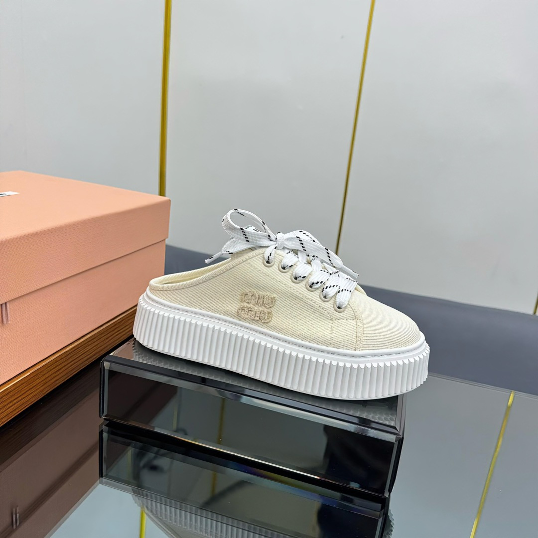 NO:265705,Miumiu25ss Spring New Style Thick-soled Cookies Shoes Latest Show Style, Classic Upgrade Comfort and Fashion Couple Each color is good-looking, with different styles and needs. Original Customized Cloth of Upper Lift: Original Customized Sheepskin Lift, Original Open-Model Non-Slip Sole Shoes Size: 35-40, Casual Shoes/Sports Shoes Semi-Travel, Miumiu, Sneakers, Sheepskin19860909miumiu25ss春新款 厚底饼干鞋 最新走秀款,经典升级 舒适度与时髦度并存 每个颜色搭配都好看,设计搭配不同风格需求 鞋面原版定制布 内里: 原版定制羊皮内里 大底原版开模防滑大底 鞋码: 35-40,休闲鞋/运动鞋半拖,miumiu,sneakers,sheepskin,Women's Shoes