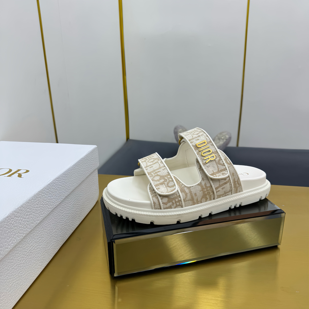 NO:259097,Dior… Dior Dioract series beach shoes - Velcro sandals/slippers Top quality Original mold opening hardware letter buckle Upper original mold opening custom fabric/full sheepskin midsole Original mold opening tpu outsole size35-41 (42 custom made without return and exchange) full set of packaging, slippers sandals, dior, dior, sandals, slippers, sheepskin19860909Dior…迪奥Dioract系列沙滩鞋——魔术贴凉鞋/拖鞋 顶级品质 原版开模五金字母扣 鞋面原版开模定制面料/全羊皮包中底 原版开模tpu大底 size35-41（42定做不退换）全套包装,拖鞋凉鞋,dior,dior,sandals,slippers,sheepskin,Women's Shoes