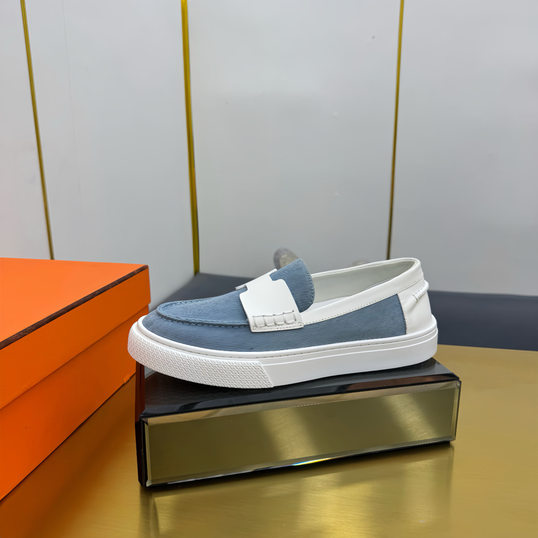 NO:256604,Men's size (couple model) H home Casual Love shoes are online!  Purchase level quality!  Flat-soled casual shoes create a fashionable urban look, casual and business-like style, which reflects the noble and elegant style!  It seems simple but full of details, it is an ordinary sneaker. It is simple and easy to wear and match. It feels very comfortable to wear. Materials and fabrics are imported cowhide/cloth. Inner   foot pads are imported sheepskin. Sizes for women 35-40, men 40-44, loafers, loafers, sneakers, cowhide, sheepskin19860909男码（情侣款） H家 休闲乐福一脚蹬鞋上线！ 代购级别品质！平底休闲鞋 打造时尚都市造型,休闲又商务 非常体现高贵典雅风格！看似简单却细节满满本是平平凡凡的运动鞋 简洁好穿又好搭 脚感很舒服 选材面料进口牛皮/布面 内里 垫脚进口羊皮 尺码女35-40、男40-44,乐福鞋,loafers,sneakers,cowhide,sheepskin,Women's Shoes