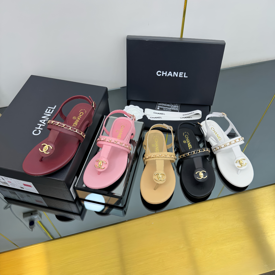 Elegant Black Sandals with Gold Chain Detail - The Perfect Summer Staple 10 cmp i1743030337329 2188 0 8