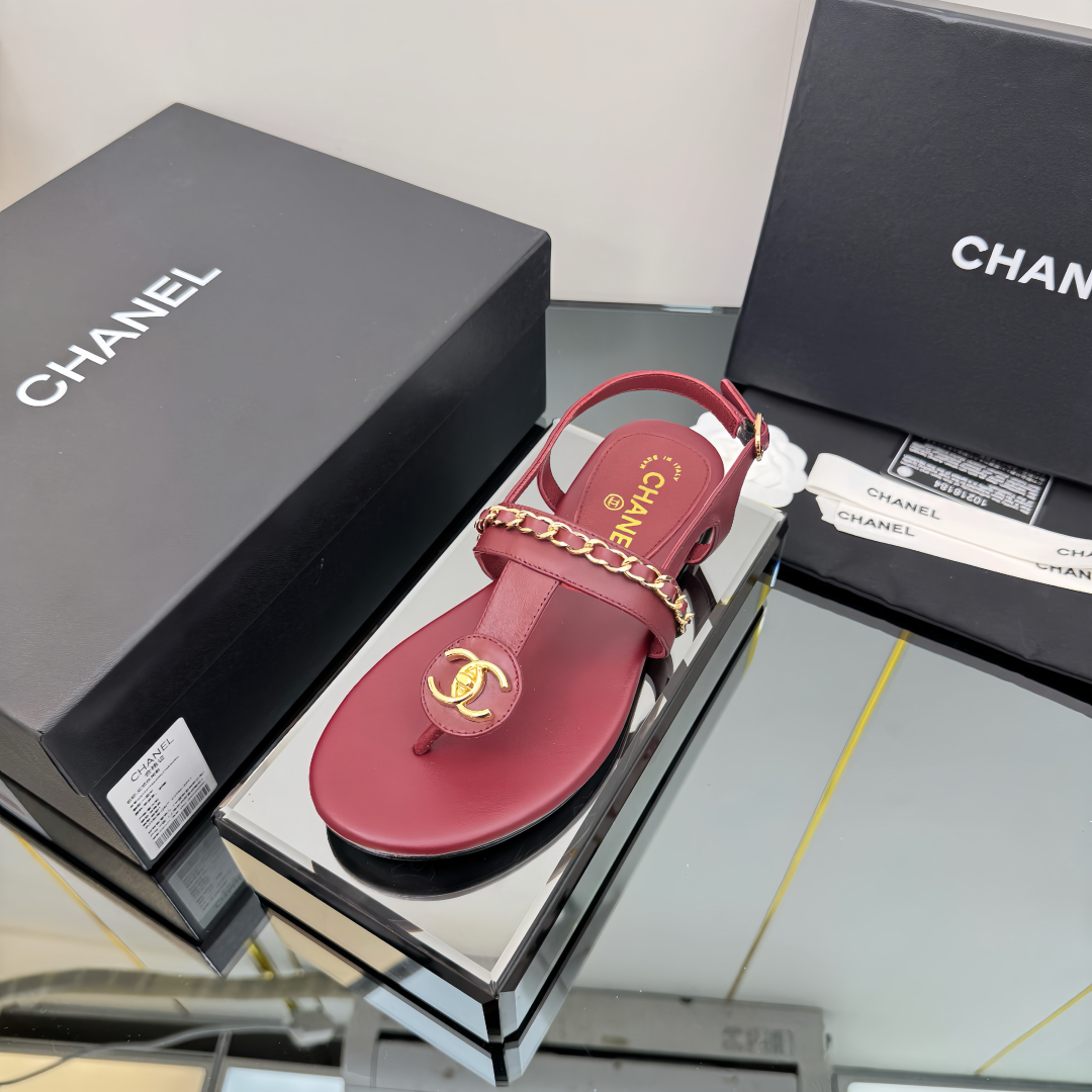 Elegant Leather Thong Sandals with Chain Detail | Luxurious Summer Style 2 cmp i1743030414143 7399 0 0