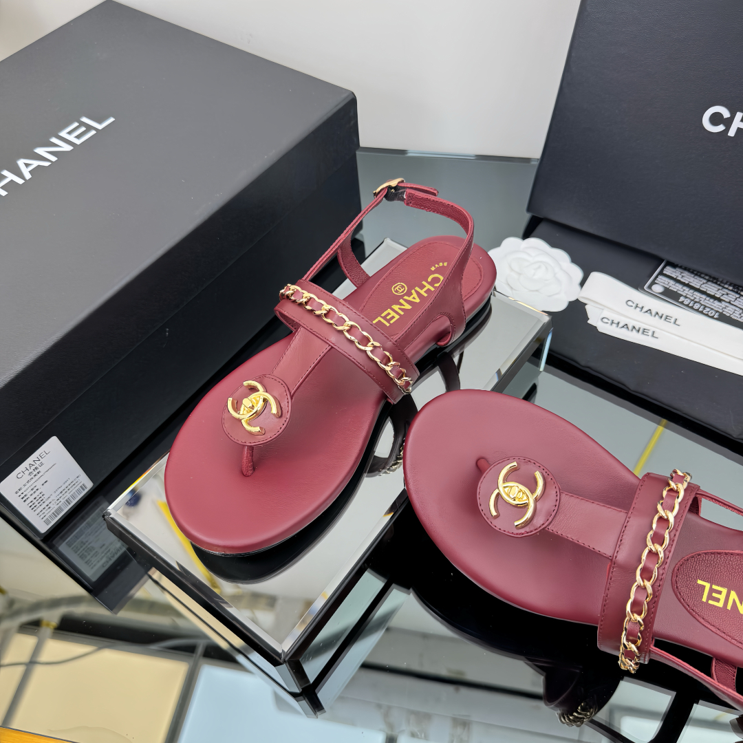 Elegant Leather Thong Sandals with Chain Detail | Luxurious Summer Style 6 cmp i1743030414167 1881 0 4