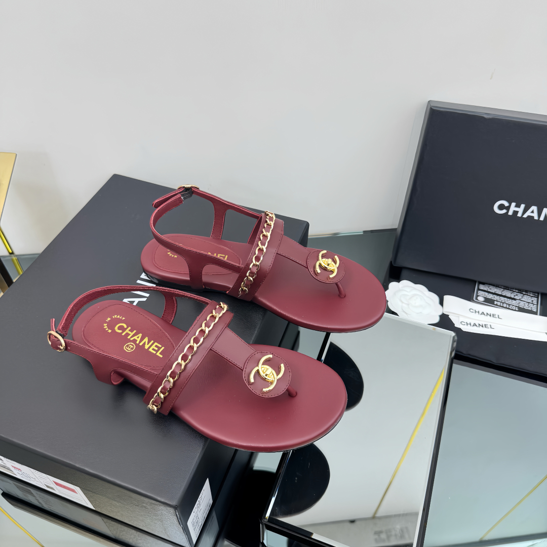 Elegant Leather Thong Sandals with Chain Detail | Luxurious Summer Style 8 cmp i1743030414182 291 0 6