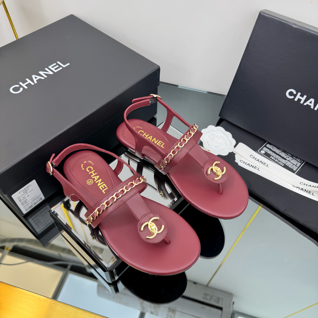Elegant Leather Thong Sandals with Chain Detail | Luxurious Summer Style 3 cmp i1743030415886 1532 0 1