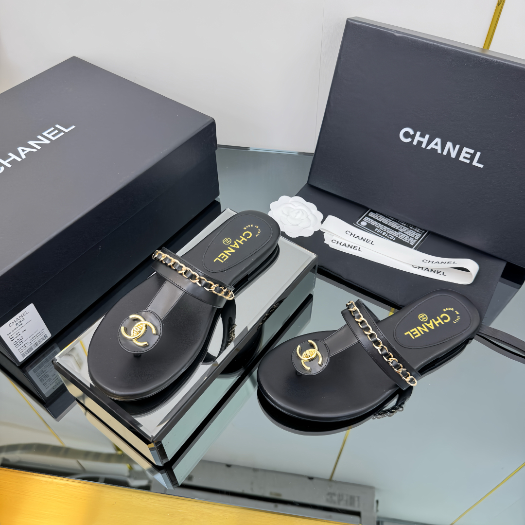 Elegant Women's Sandals with Lambskin and Chain Detail | Stylish & Comfortable 6 cmp i1743030451166 851 0 4