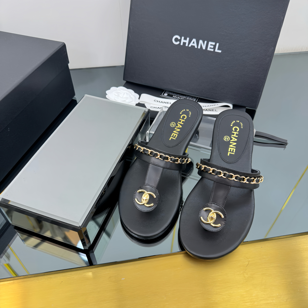 Elegant Women's Sandals with Lambskin and Chain Detail | Stylish & Comfortable 3 cmp i1743030451218 7341 0 1